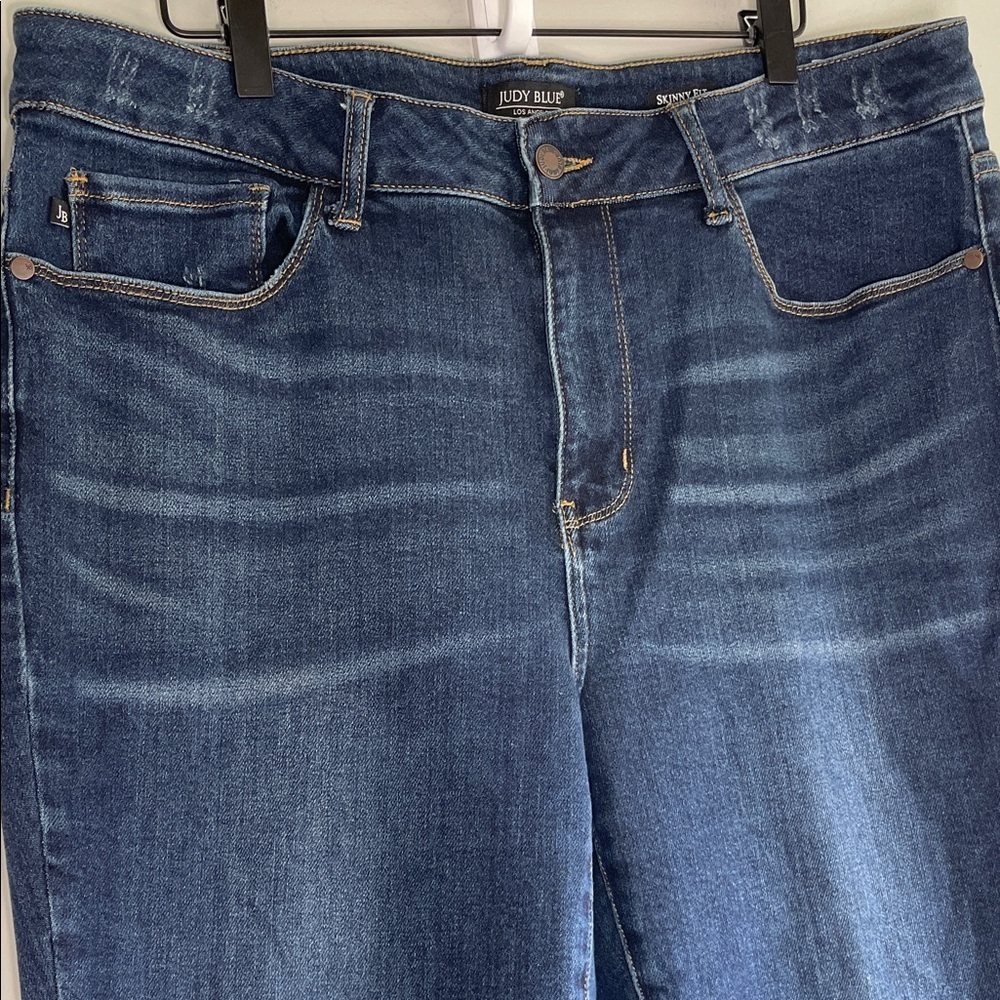 Judy Blue Dark Wash Distressed Skinny Jeans Size 18W - Picture 4 of 13